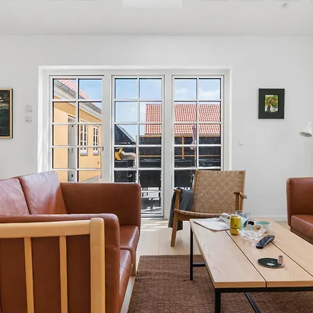 3 Bedroom Beautiful In 別荘 *