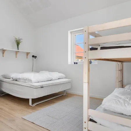 3 Bedroom Beautiful In 別荘 スケーエン